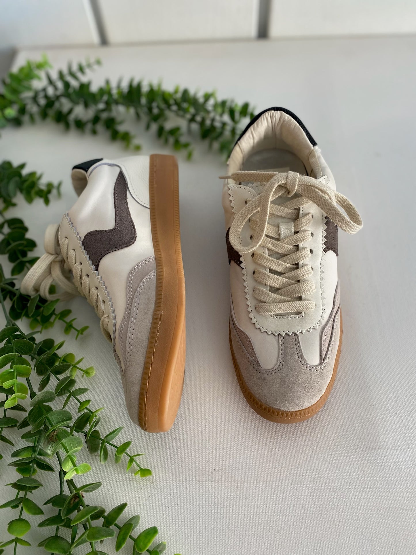 Notice Sneaker - White/Grey Leather