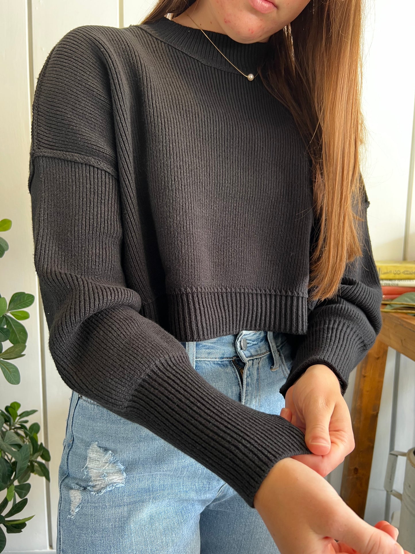 Easy Street Crop Pullover - Black