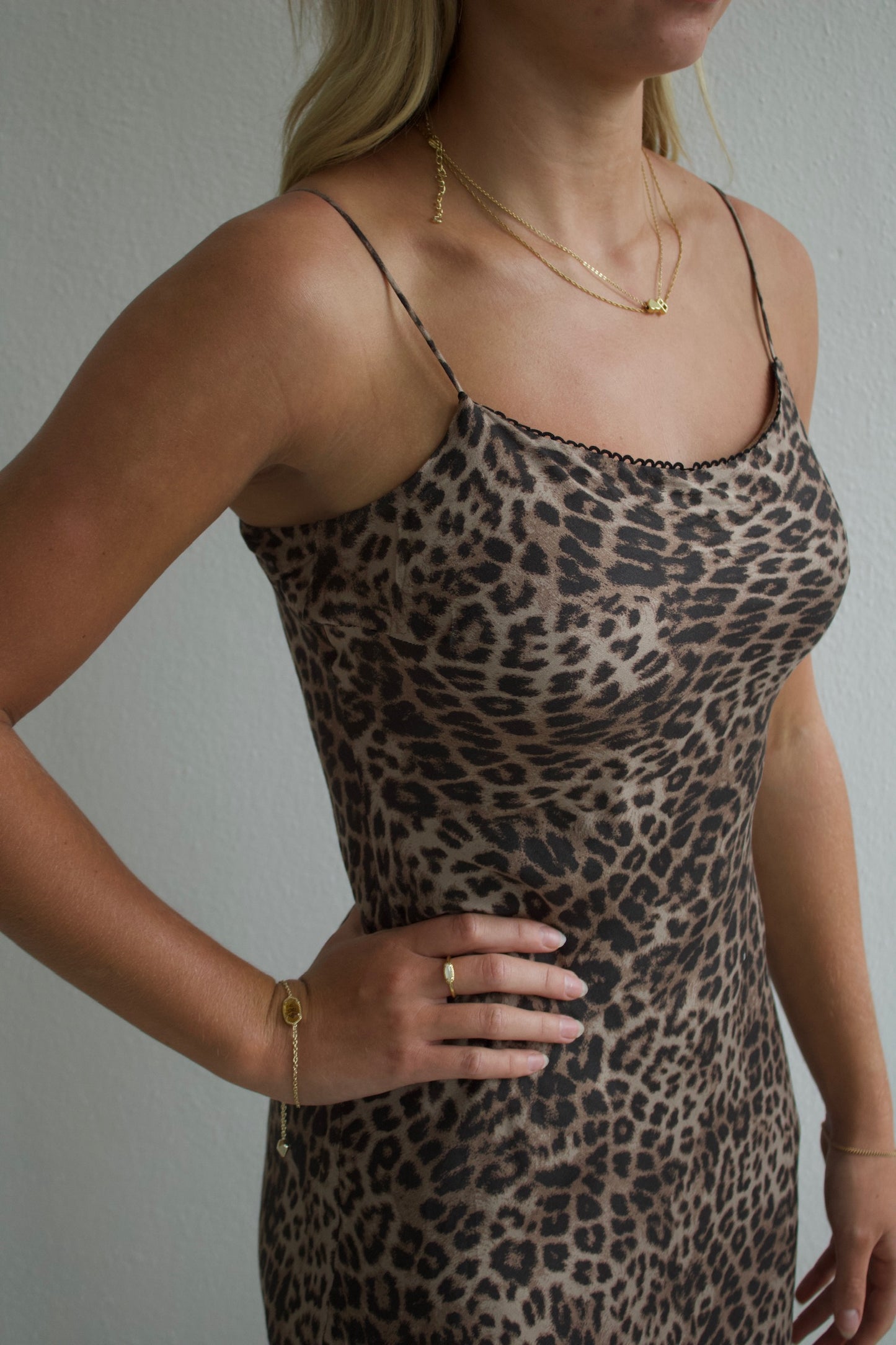 Cielo Leopard Midi Dress - Desert Tan