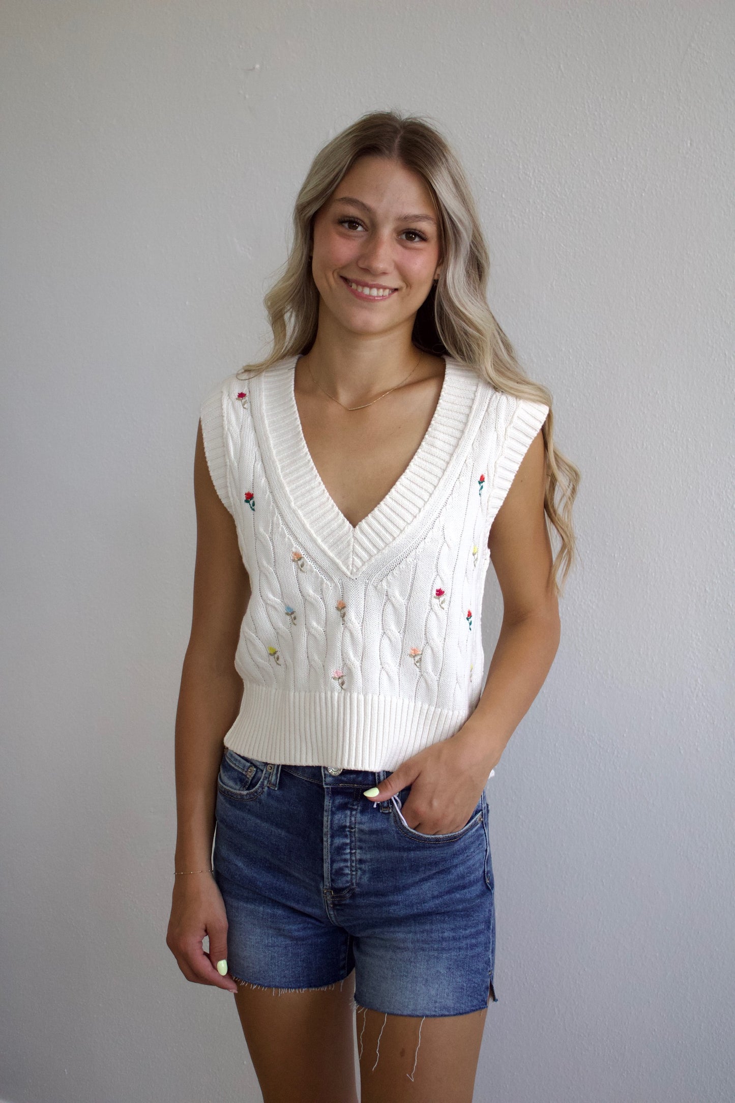 Plumeria Floral Knit Vest - Ivory Combo