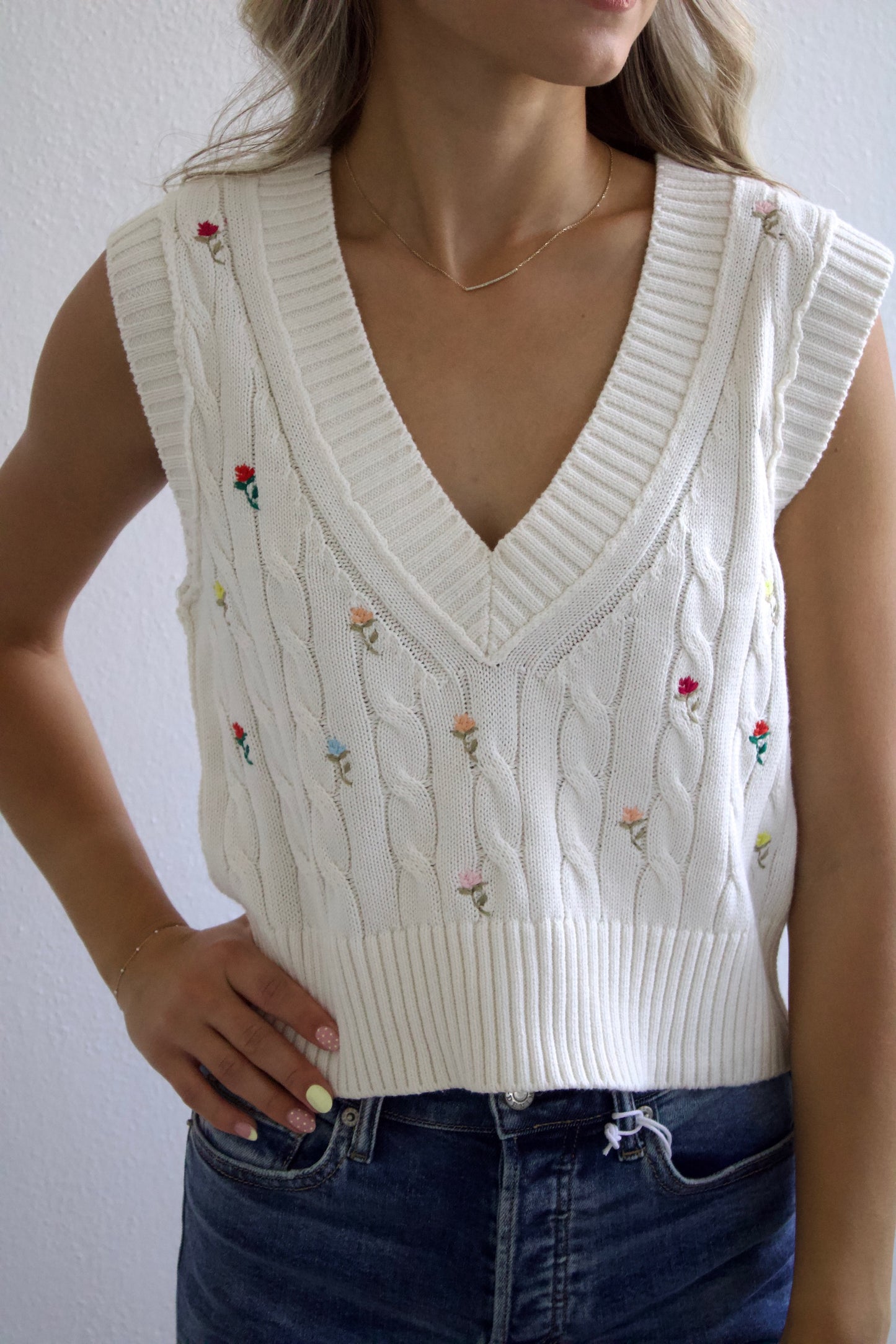 Plumeria Floral Knit Vest - Ivory Combo