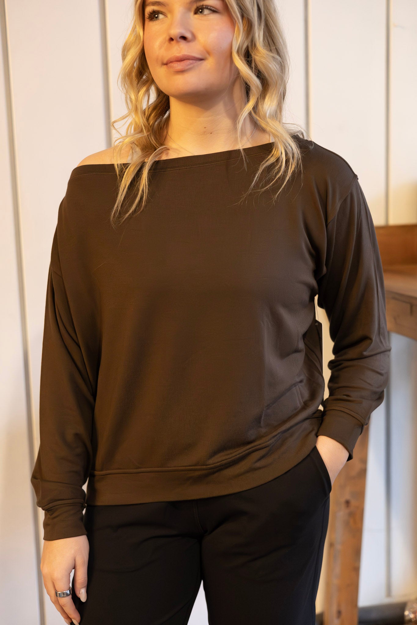 BeCalm Oversized Boatneck LS - Walnut Crunch