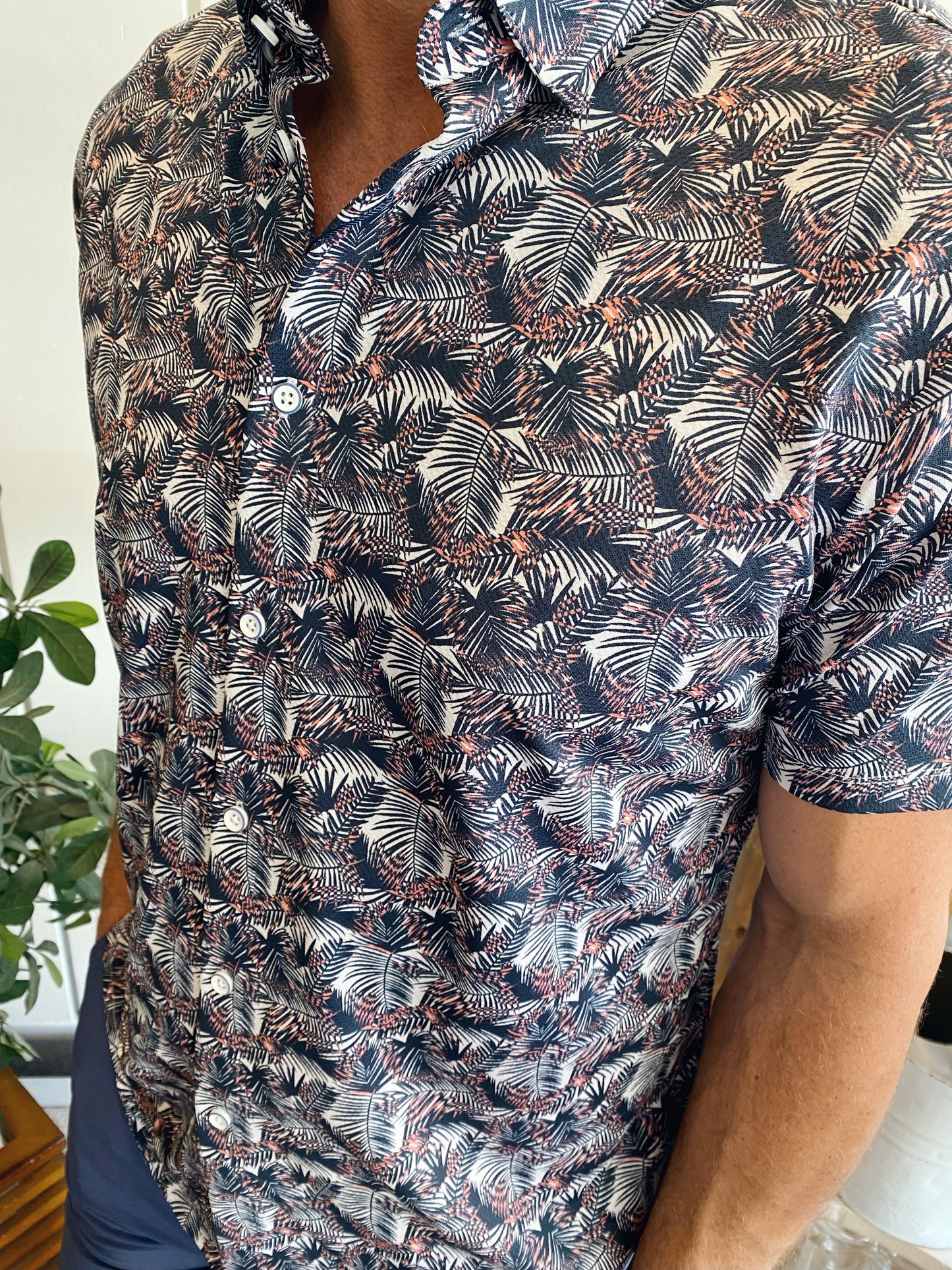 Halyard SS - Navy Palm Print
