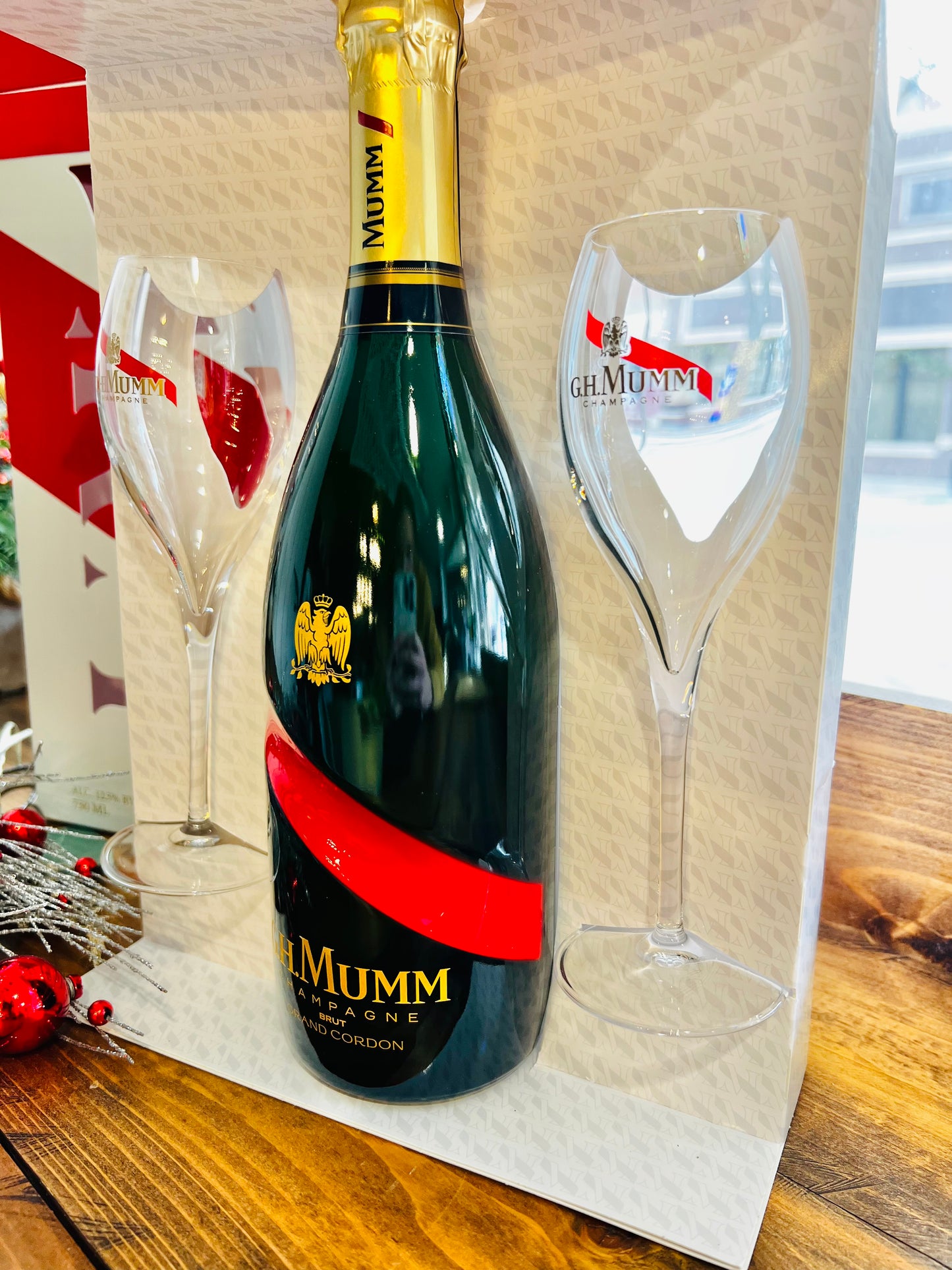 Mumm Champagne Gift Set