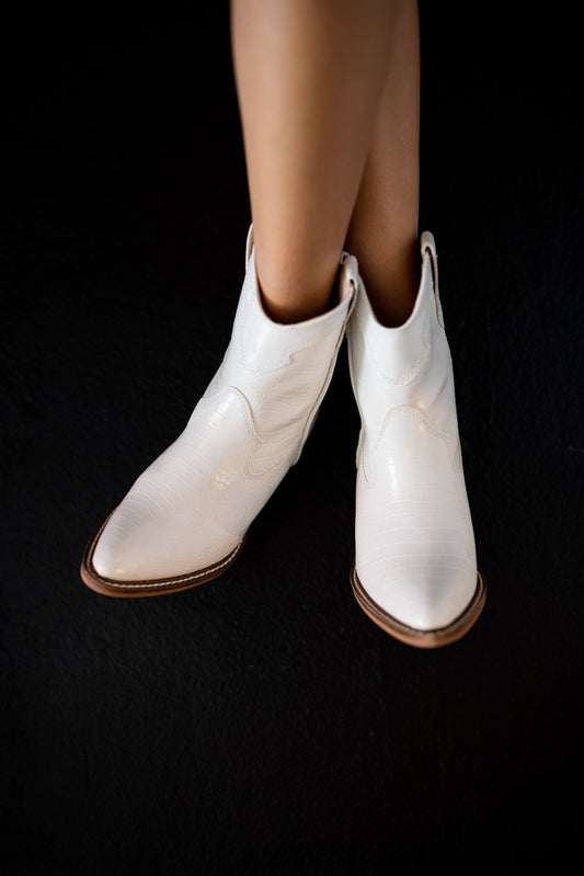 Dulcie Boot - White